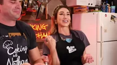 Redare Christiana Cinn devine personal: un Bikini Bar Exposé