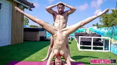 Afspelen JC Wilds Outdoor Stretching en Hard Fucking