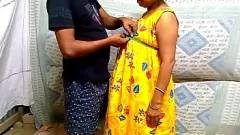 Odtwórz Doświadcz intensywnego spotkania międzyrasowego: Indian Bhabhi i krawiecka Mistrz !!!