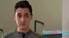 Odtwórz Nastoletnia przyrodnia siostra z małymi cyckami Enigma: Chude ruchanie POV w przybranej rodzinie