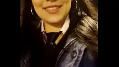 Jouer Teen latina sorprende il suo insegnante con un pompino per un punteggio perfetto all'esame