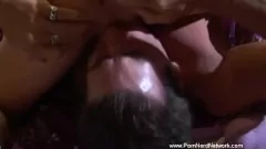 Jouer Triplo piacere anale: le pornostar bramano il piacere hardcore