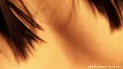 Reproducir Experimenta el ritmo sensual de la noche con una impresionante bailarina asiática de Bollywood en una provocativa sesión erótica softcore
