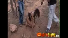 Jouer Hottie Blacken viene sbattuto fuori di casa