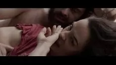 تشغيل راكيل كارو وجهات النظر الجنسية المتدلية