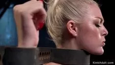 Oynat Sarışın hile köleliği sybian'ı baştan çıkarıyor