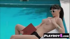 Reproducir Caliente tetas grandes milf tribade marca el comienzo de su persona húmeda y se sentó con el campeón con cuernos