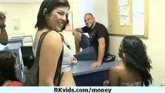 Oynat Sıkı hanımefendi seks 13 için ödeme ve videotape alır
