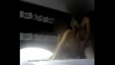 Oynat Mi esposa y su amigo folando