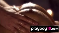 Jouer Massaggio sensuale per la tettona bionda Lindsay Wagner e le sue grandi tette naturali