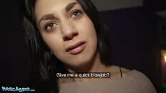 Reproducir Orgasmo en el albergue del agente público con la sexy italiana Francesca Palma
